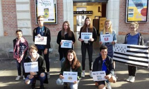 Les français accueillent leurs correspondant à la gare