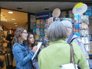 Au contact de touristes étrangers